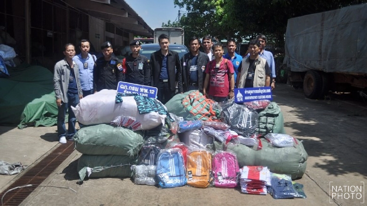 สกัดจับรถลักลอบขนสินค้าละเมิดลิขสิทธิ์ สกัดจับรถลักลอบขนสินค้าละเมิดลิขสิทธิ์