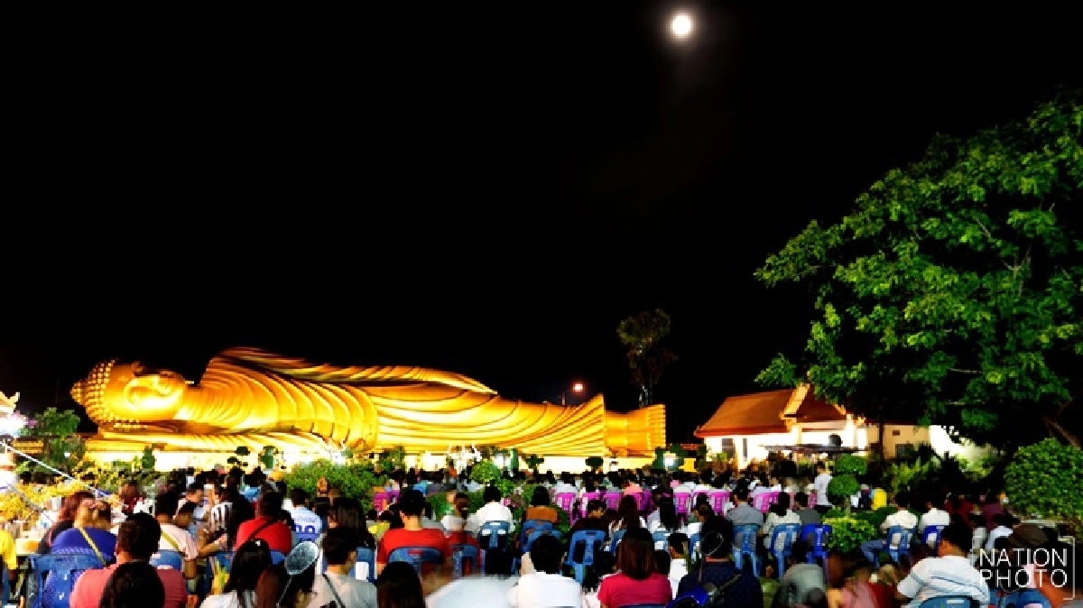 ชาวพุทธสงขลาเวียนเทียนรอบพระนอนใหญ่ที่สุด ชาวพุทธสงขลาเวียนเทียนรอบพระนอนใหญ่ที่สุด