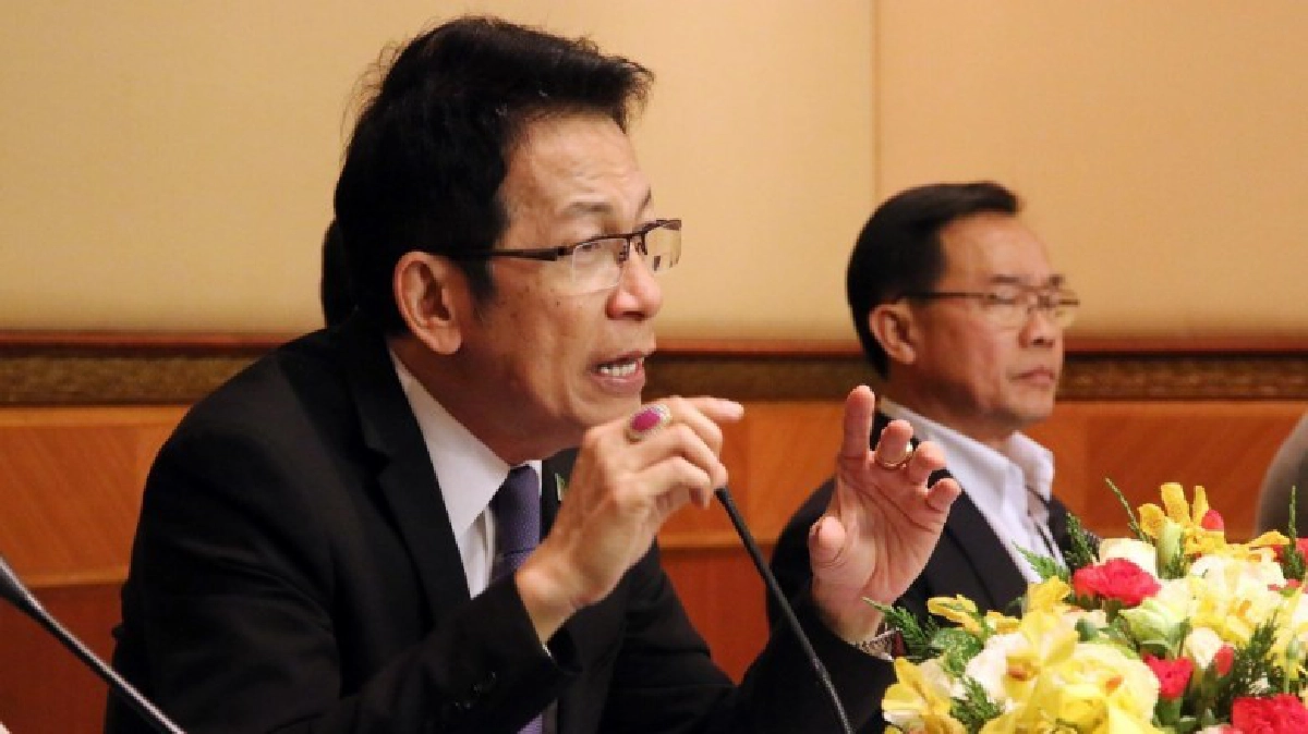 สมาคมทนายฯร้อง กกต.สอบ กรธ.จัดทำร่างรธน.ชี้นำ ปชช.