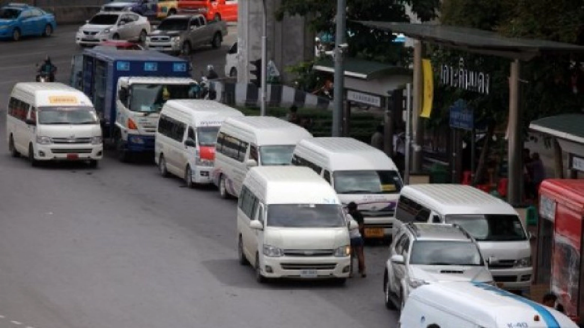 ดีเดย์ย้ายรถตู้อนุสาวรีย์ 25 ต.ค.