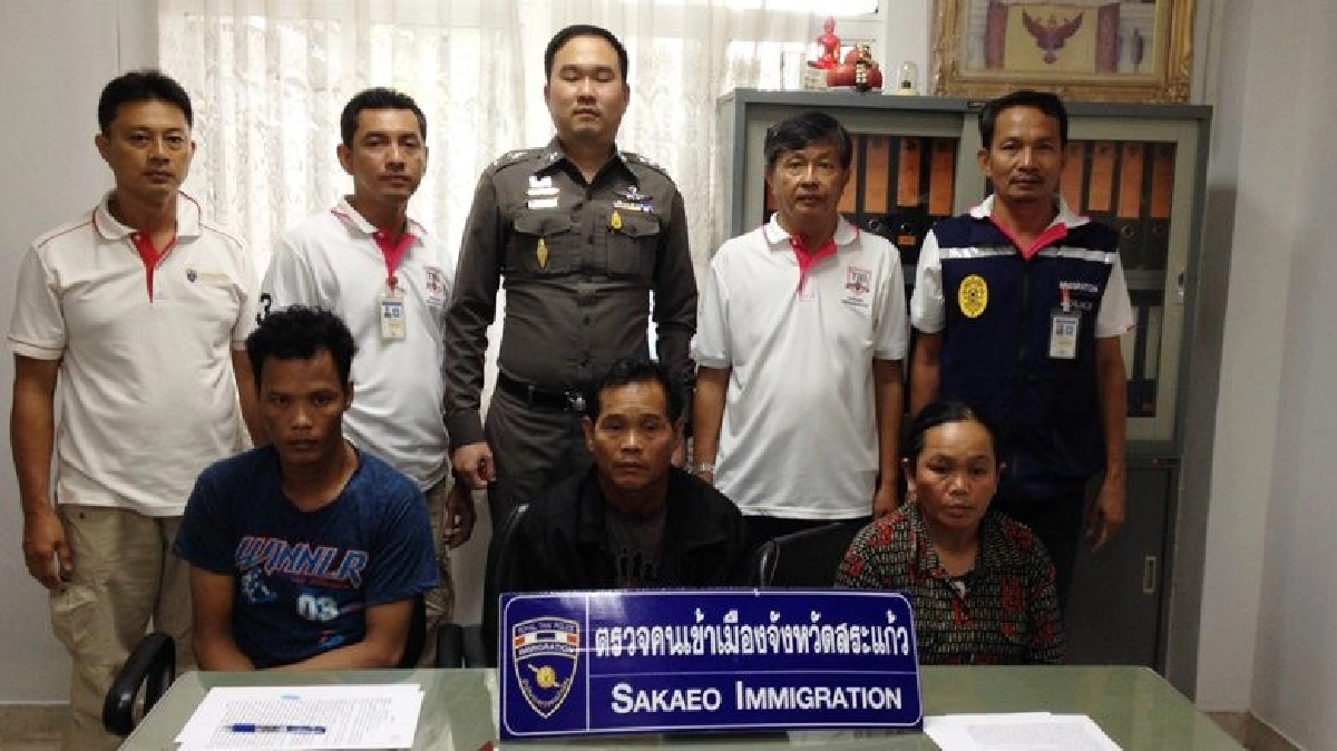 รวบ3แรงงานต่างด้าวถือพาสปอร์ตปลอมคาคิวรถตู้ด่านอรัญฯ รวบ3แรงงานต่างด้าวถือพาสปอร์ตปลอมคาคิวรถตู้ด่านอรัญฯ
