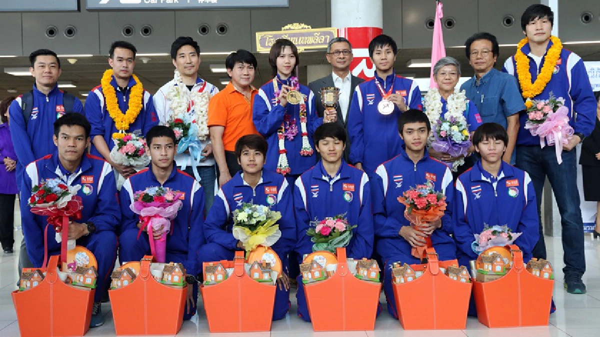 เทควันโดหนุ่มสาวไทยหนักแบ่งสาย อลป. เทควันโดหนุ่มสาวไทยหนักแบ่งสาย อลป.