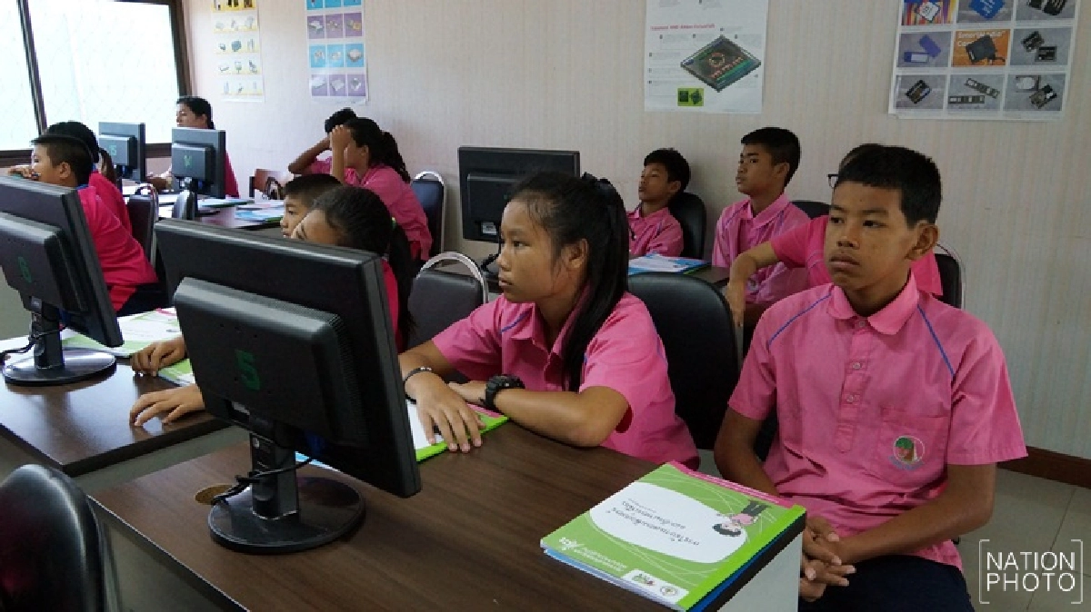 อบจ.ลพบุรีจัดอบรมตามโครงการเรียนรู้คอมพิวเตอร์ อบจ.ลพบุรีจัดอบรมตามโครงการเรียนรู้คอมพิวเตอร์