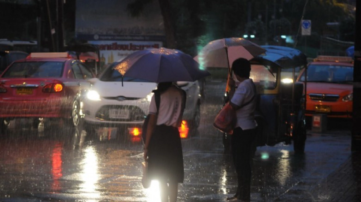 ฝนถล่มกรุงช่วงเย็น“ภาษีเจริญ”หนักสุด ฝนถล่มกรุงช่วงเย็น“ภาษีเจริญ”หนักสุด