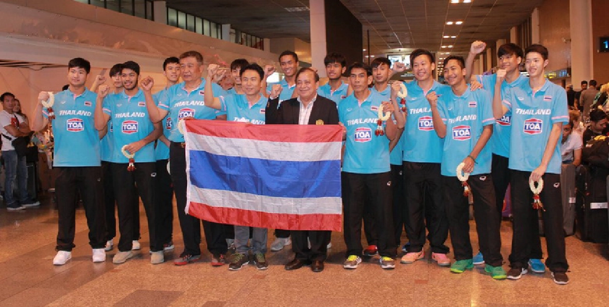 ปลื้มบาส “ยู-18” สร้างประวัติศาสตร์ในรอบ 30 ปี ปลื้มบาส “ยู-18” สร้างประวัติศาสตร์ในรอบ 30 ปี