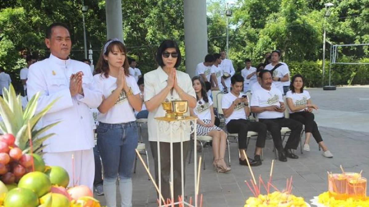ละครเด็กสร้างสรรค์สังคมเรื่อง 'ก๊วนสืบหลังเลิกเรียน' ละครเด็กสร้างสรรค์สังคมเรื่อง 'ก๊วนสืบหลังเลิกเรียน'