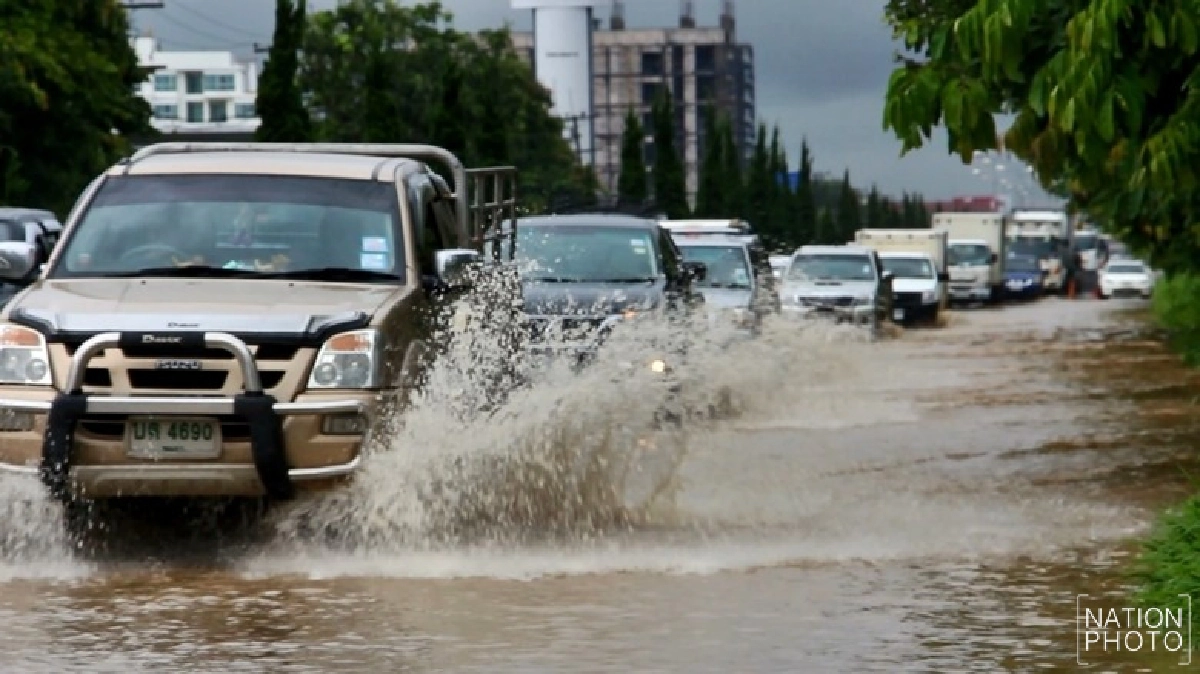 น้ำท่วมบ้านนางแลหลังฝนตกหนักทั้งคืน น้ำท่วมบ้านนางแลหลังฝนตกหนักทั้งคืน