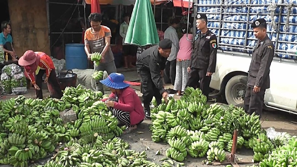 กล้วยขาดตลาด แพงสุดรอบ 50 ปี ตลาดโรงเกลือ เขมรแย่งกันซื้อ กล้วยขาดตลาด แพงสุดรอบ 50 ปี ตลาดโรงเกลือ เขมรแย่งกันซื้อ