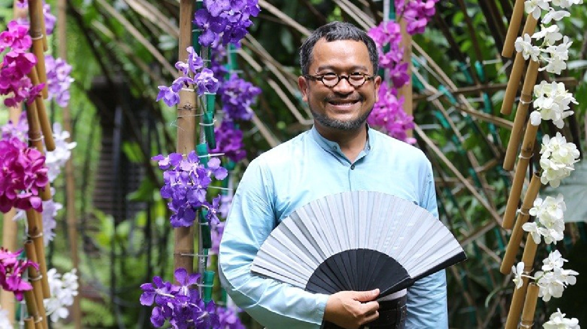 ร้อยมาลัยให้แม่ ร้อยมาลัยให้แม่