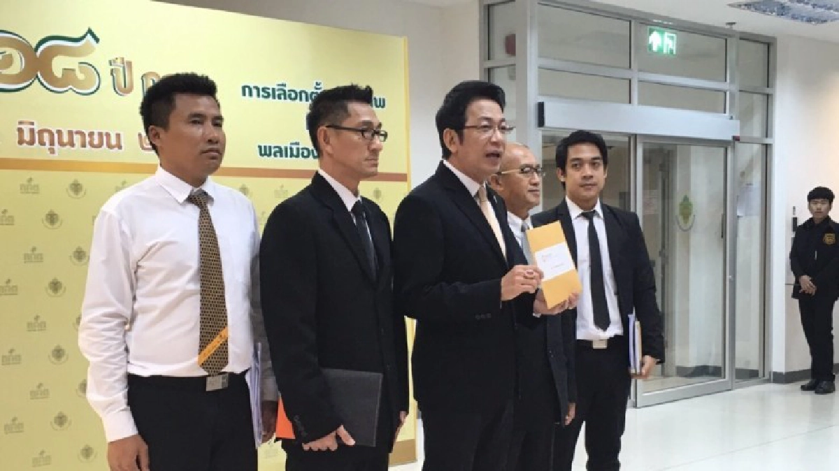 สมาคมทนายความ จี้สอบสรุปสาระสำคัญร่างรธน.ชี้นำปชช.
