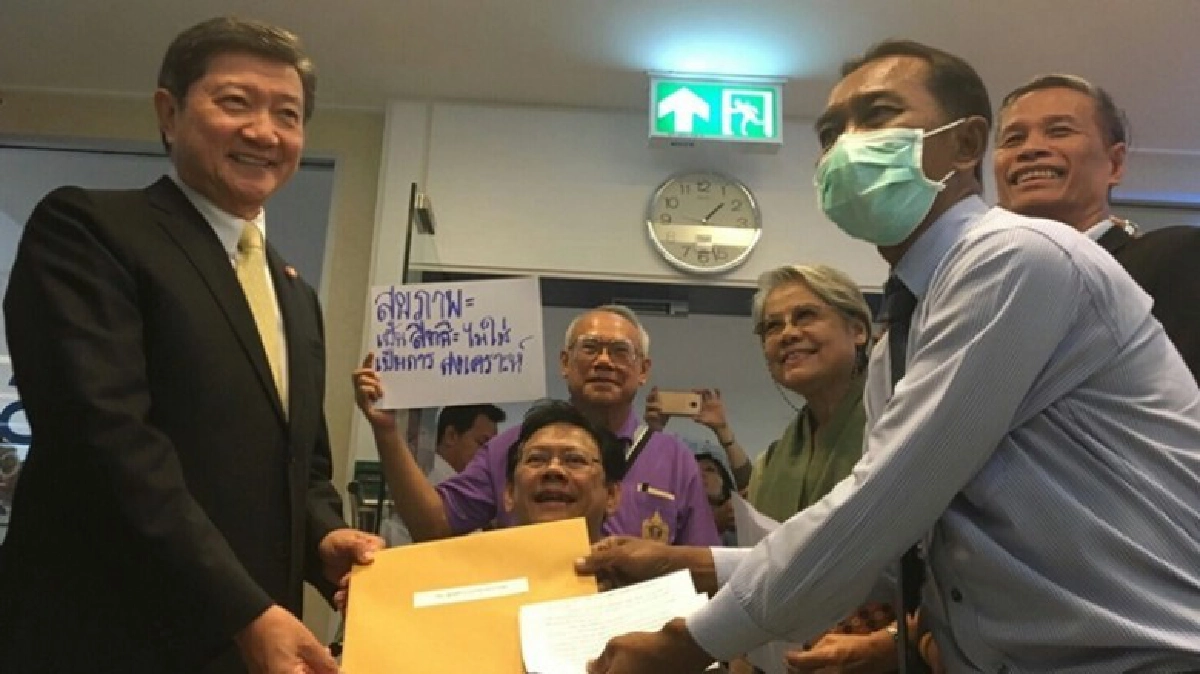 ไฟเขียวเกณฑ์จ่ายเงินบัตรทองปี 60 ใช้รูปแบบขั้นบันได