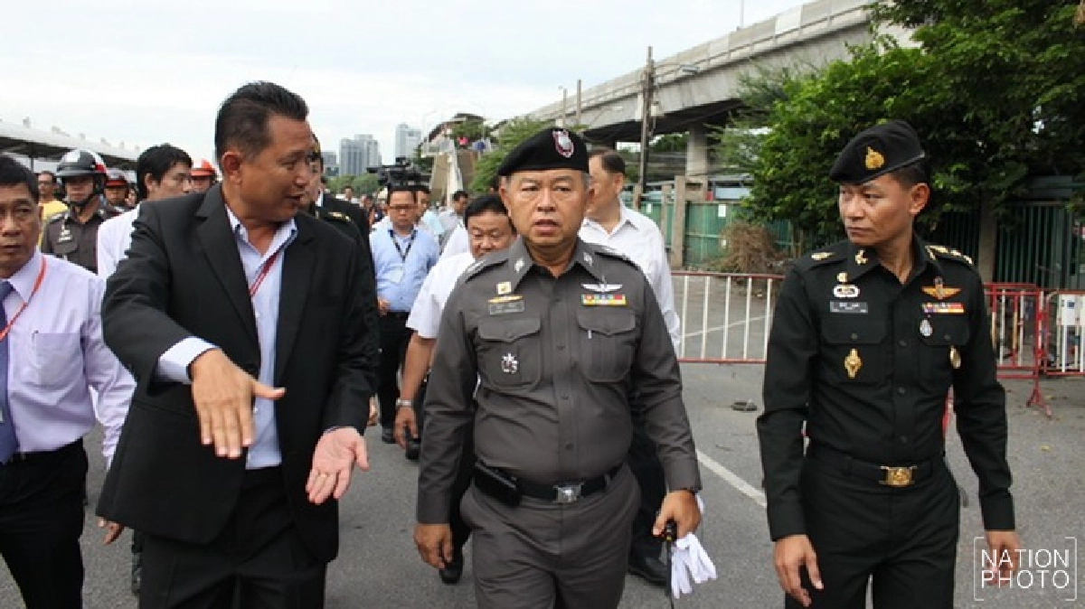 เตรียมพท.-จุดจอด'บีทีเอสหมอชิต'จัดระเบียบรถตู้ เตรียมพท.-จุดจอด'บีทีเอสหมอชิต'จัดระเบียบรถตู้