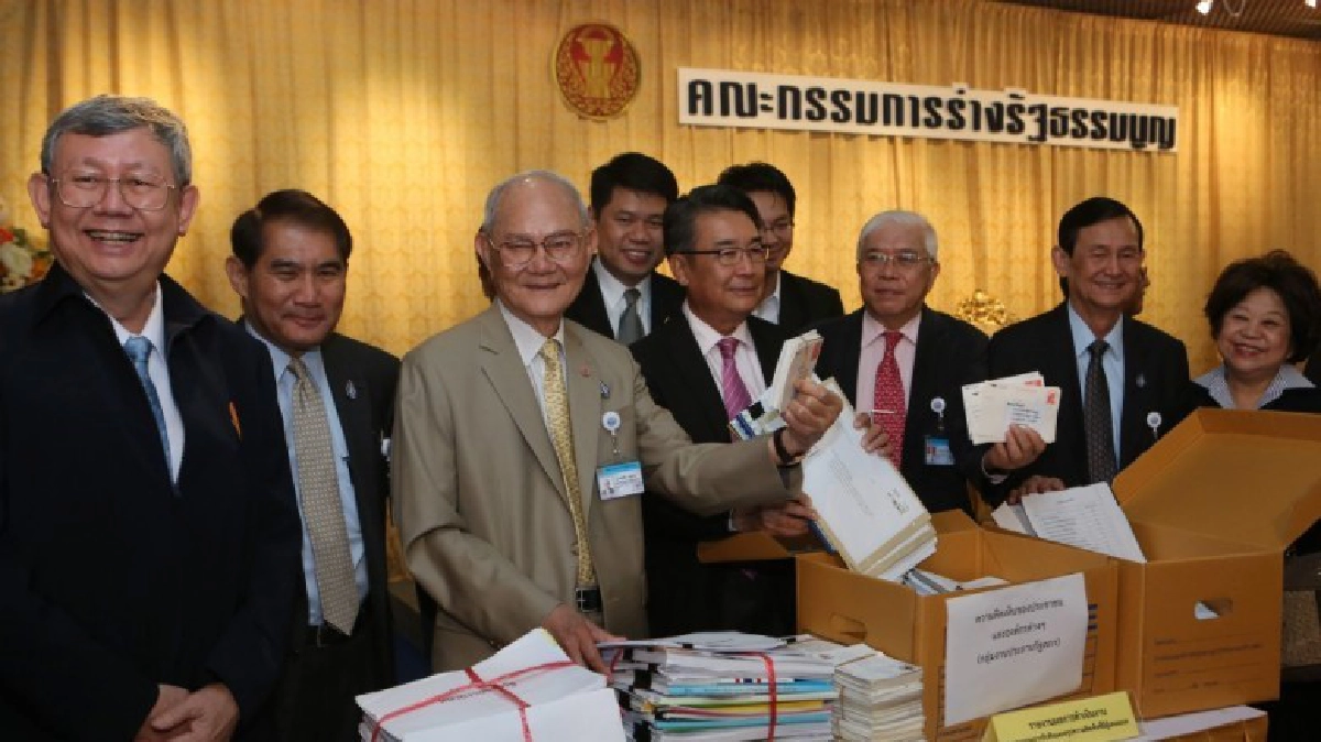 งดจ้อ!! "กรธ." มีมติงดสัมภาษณ์-ให้ข่าวคืนหมาหอน 