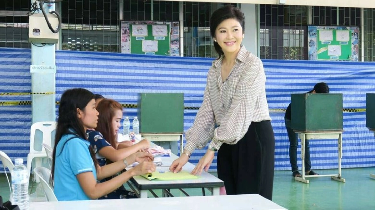 "ยิ่งลักษณ์”ดีใจ ได้ใช้สิทธิ์ "ยิ่งลักษณ์”ดีใจ ได้ใช้สิทธิ์