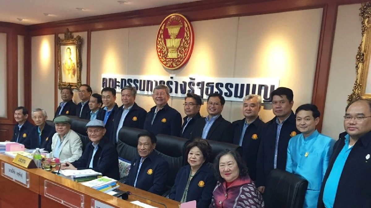 "มีชัย" ขอบคุณฝ่ายหนุน-ต้านช่วยโปรโมทร่างรธน.ผ่านประชามติ