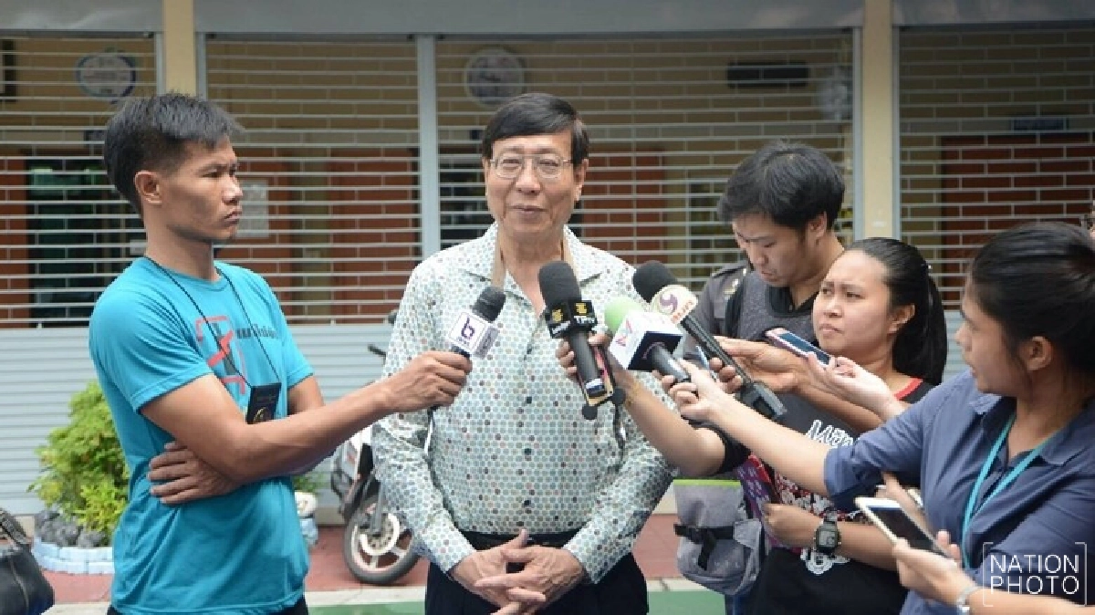 "พรเพชร"ใช้สิทธิออกเสียงประชามติ 