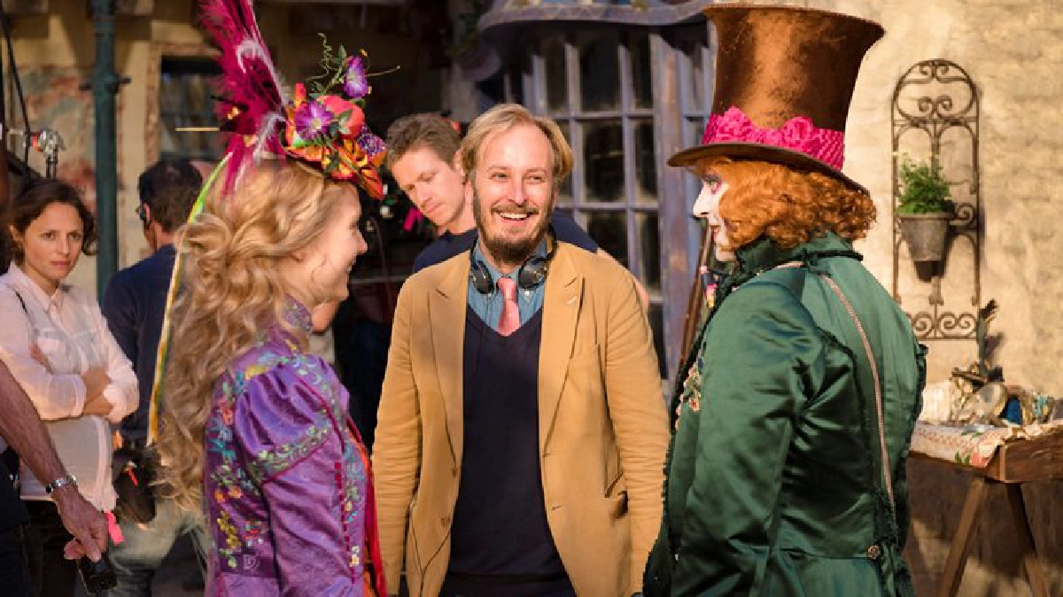 จากผกกสู่ผู้อำนวยการสร้างใน“Alice Through the Looking Glass” จากผกกสู่ผู้อำนวยการสร้างใน“Alice Through the Looking Glass”