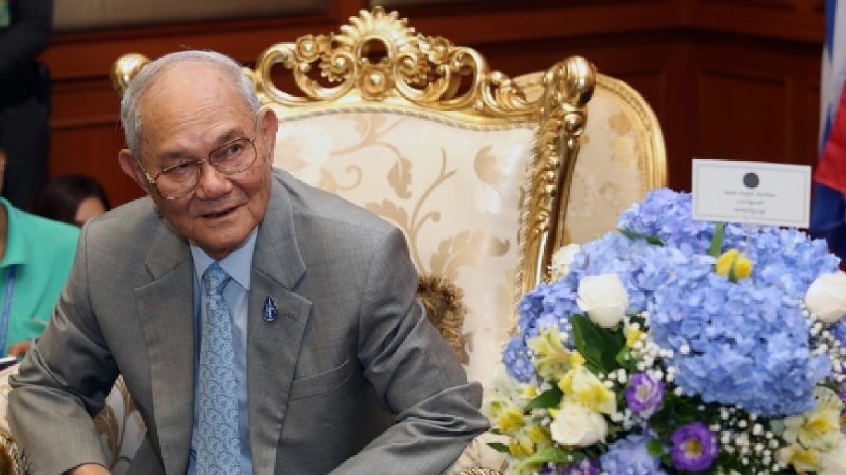  "ครม.-คสช." ถก ชื่นมื่น  "บิ๊กตู่" ขอบคุณ "21 กรธ." 