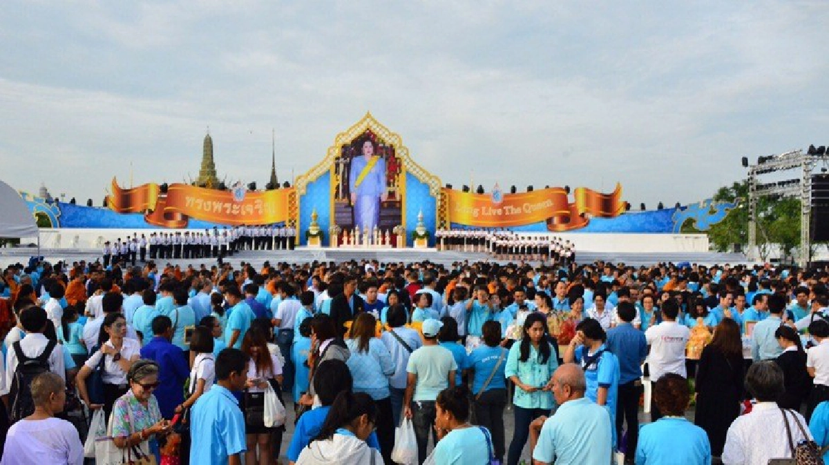พิธีเจริญพระพุทธมนต์-ตักบาตรพระสงฆ์เฉลิมพระเกียรติ 12 สิงหา พิธีเจริญพระพุทธมนต์-ตักบาตรพระสงฆ์เฉลิมพระเกียรติ 12 สิงหา