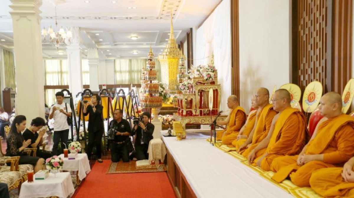 สวดศพ“บรรหาร”คืนสุดท้ายชาวสุพรรณฯแน่นศาลาแห่ส่งท้าย