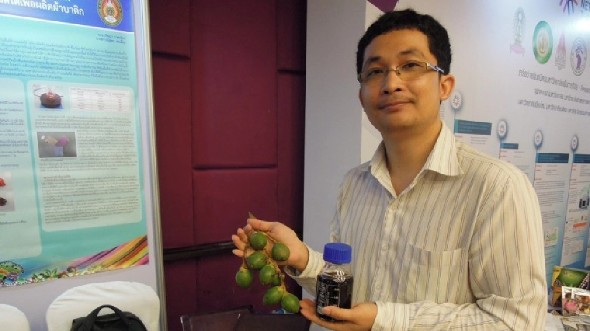 สกัดสีจากพืชสู่“ลายบาติก”งานวิจัยเพื่อชุมชนเสม็ดใต้