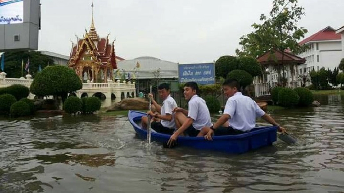 จราจรอัมพาตทั่วกรุง-3โรงเรียนสั่งหยุดเรียน1วัน