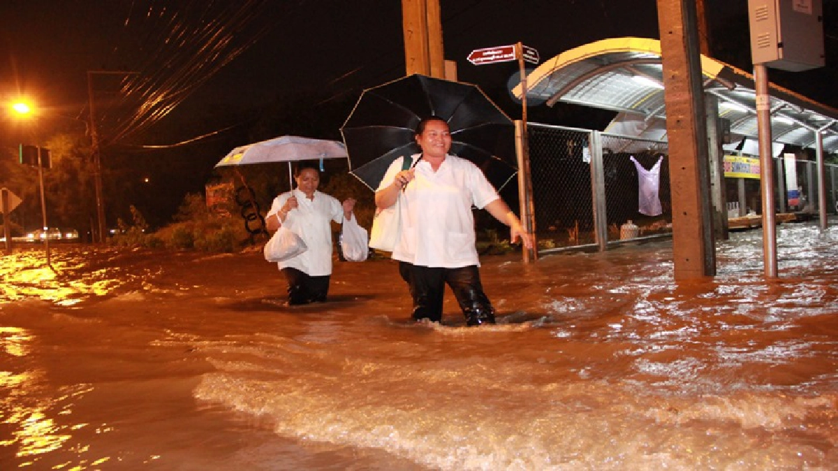 พายุฝนถล่มกรุงฯ พายุฝนถล่มกรุงฯ