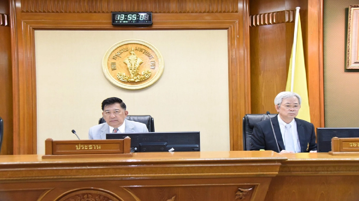 สภาเสาชิงช้าผ่านงบกทม.ปี 60 คกก.วิสามัญ 7.5 หมื่นล้าน