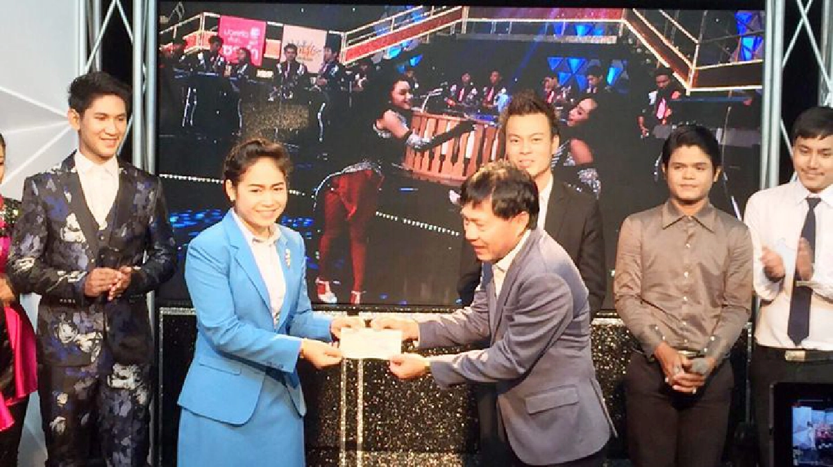 แม่เจ้าโวย...ลูกทุ่งรวยเป็นล้านอู้ฟู่ตั้งแต่ยังไม่ออกเพลง! แม่เจ้าโวย...ลูกทุ่งรวยเป็นล้านอู้ฟู่ตั้งแต่ยังไม่ออกเพลง!