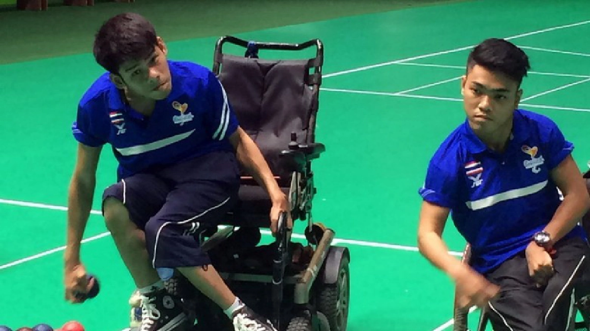 "เรวัตร์ ต๋านะ" ปลื้มได้ถือธงชาตินำทัพไทย "เรวัตร์ ต๋านะ" ปลื้มได้ถือธงชาตินำทัพไทย