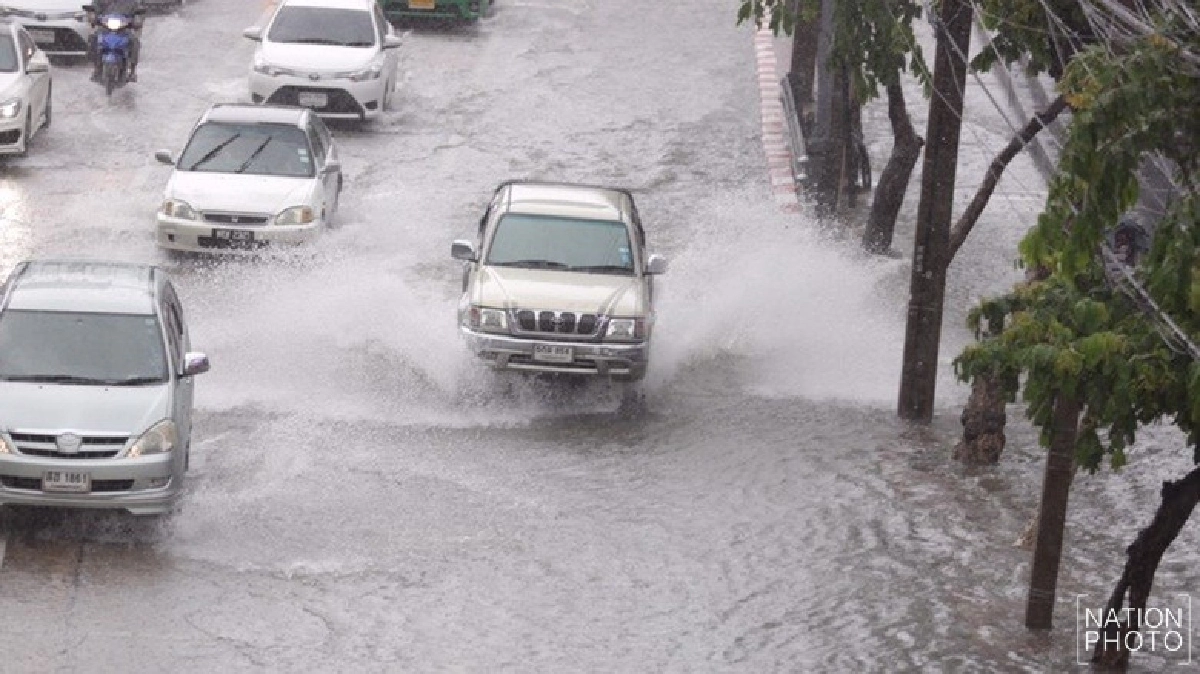 เตือนกทม.-ปริมณฑลฝนฟ้าคะนอง70%ช่วงบ่ายถึงค่ำ เตือนกทม.-ปริมณฑลฝนฟ้าคะนอง70%ช่วงบ่ายถึงค่ำ