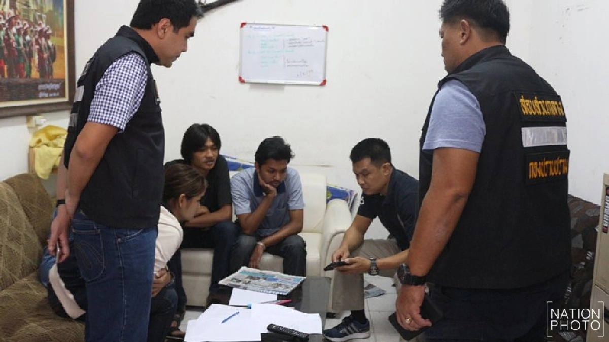 รวบ3โจ๋รุมฟันจยย.คู่อริ รวบ3โจ๋รุมฟันจยย.คู่อริ