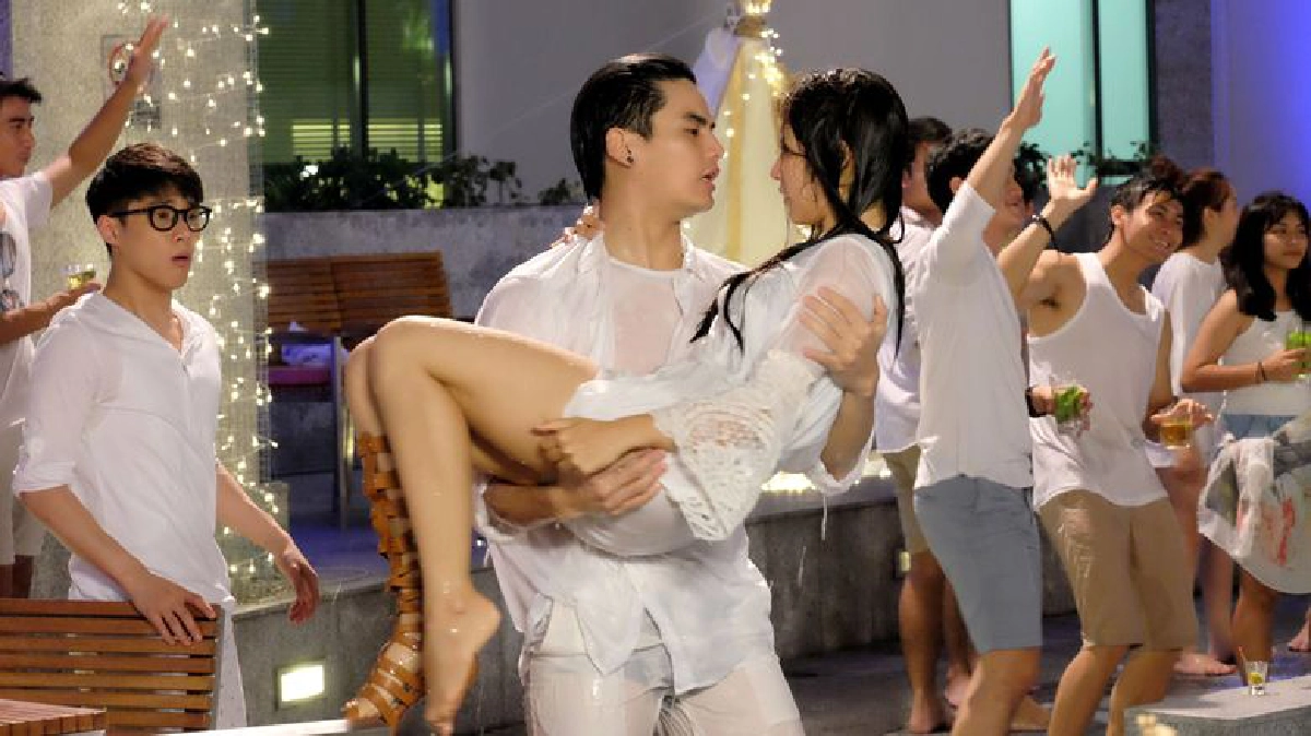 “ฮั่น” กุ๊กกิ๊กลื่นไหลอุ้ม “ใบเฟิร์น” ส่งถึงห้อง “ฮั่น” กุ๊กกิ๊กลื่นไหลอุ้ม “ใบเฟิร์น” ส่งถึงห้อง