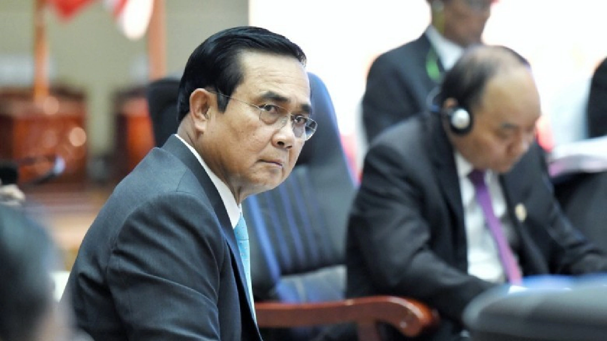 "รัฐบาลประยุทธ์"  เหนือ "รัฐบาลทักษิณ"