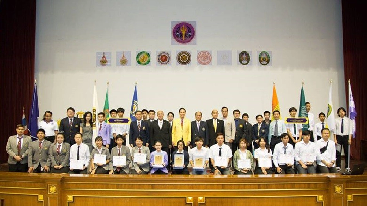 2 นิสิตมก.ซิวรางวัลชนะเลิศหนังสั้นบัณฑิตไทยไม่โกง