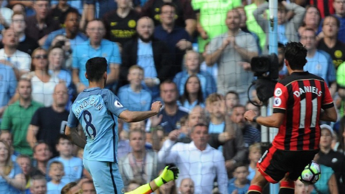 แมนฯซิตี้ชนะ5นัดรวด เลสเตอร์รัว3-0 แมนฯซิตี้ชนะ5นัดรวด เลสเตอร์รัว3-0