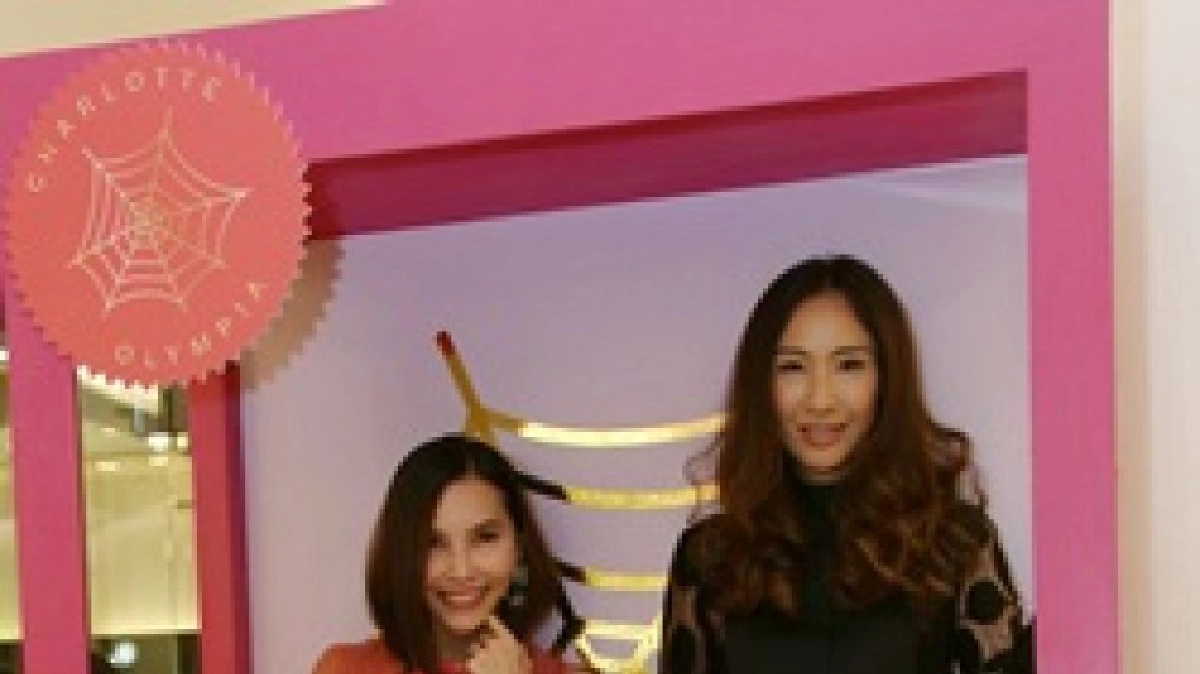 โลกจินตนาการสู่รองเท้าคู่สวย