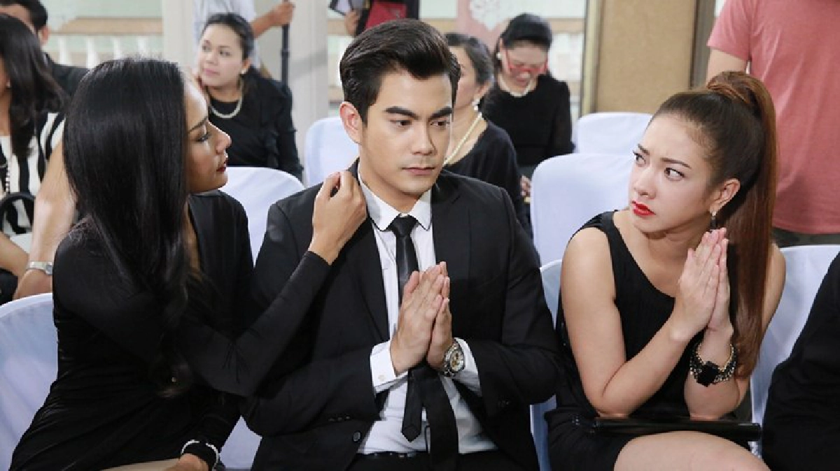 'ฌอห์ณ’กลัวความแตก4เมียปะหน้ากัน 'ฌอห์ณ’กลัวความแตก4เมียปะหน้ากัน