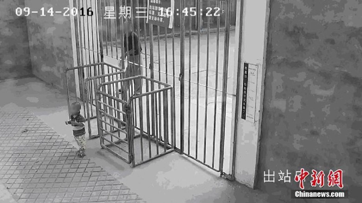 สุดสลด!1ขวบมุดรั้วเข้ารางโดนรถไฟชนดับ