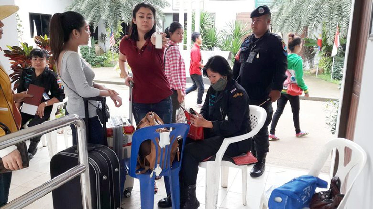 รวบ“สาวพริตตี้”ซุกบุหรี่ไฟฟ้าเข้ามาจากฝั่งปอยเปต รวบ“สาวพริตตี้”ซุกบุหรี่ไฟฟ้าเข้ามาจากฝั่งปอยเปต
