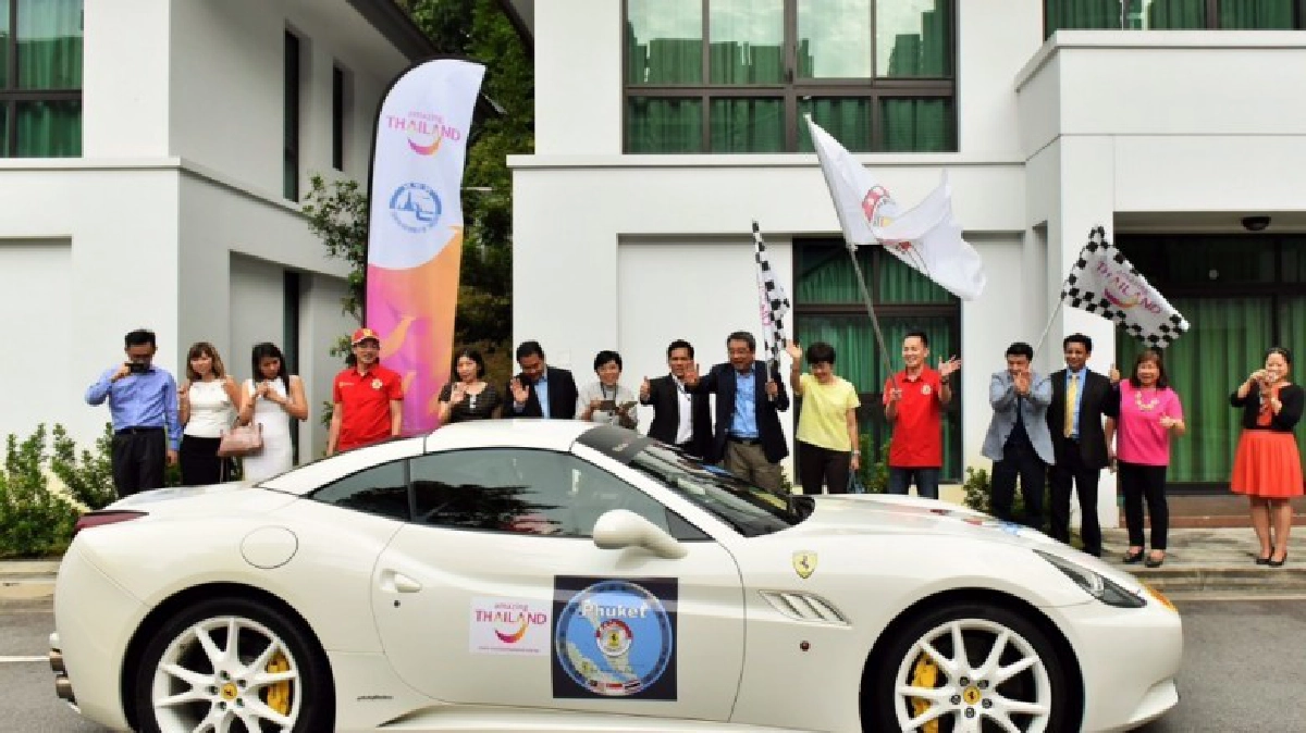 "ทูตไทยในสิงคโปร์" ชูธงปล่อยคาราวาน Ferrari ส่งเสริมททท. "ทูตไทยในสิงคโปร์" ชูธงปล่อยคาราวาน Ferrari ส่งเสริมททท.