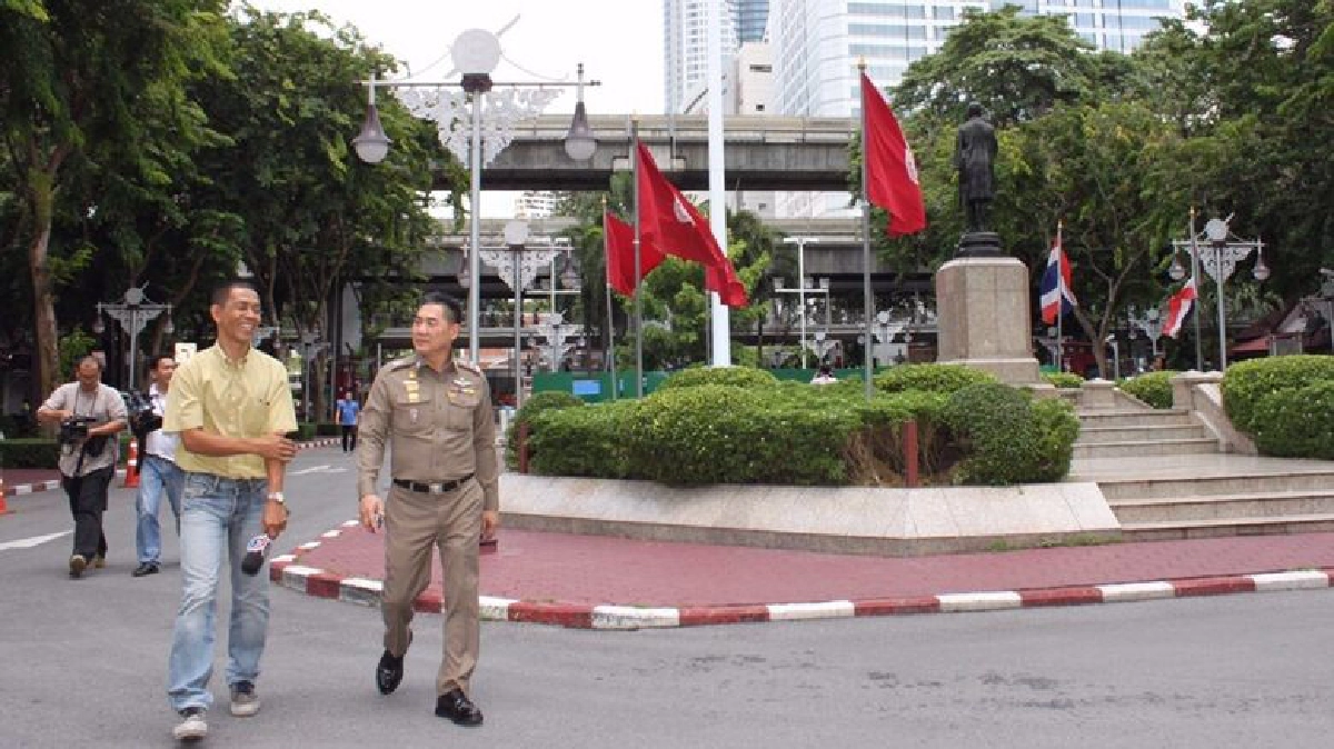 “ผบ.ตร.”ย้ำตั้งเสาธงชาติใหม่สูง36ม.ไม่เกี่ยวฮวงจุ้ย “ผบ.ตร.”ย้ำตั้งเสาธงชาติใหม่สูง36ม.ไม่เกี่ยวฮวงจุ้ย