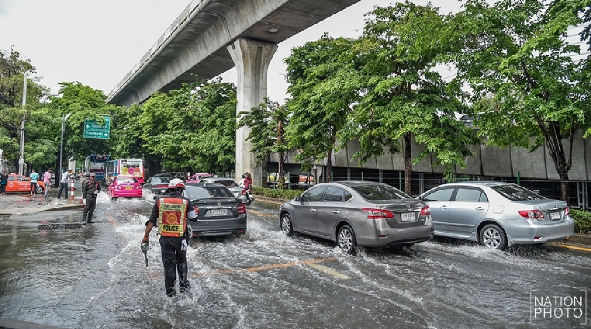 กทม.สั่ง 50 เขตเสี่ยงฝนหนัก ถึง 4 ต.ค.เฝ้าระวังจุดเสี่ยง กทม.สั่ง 50 เขตเสี่ยงฝนหนัก ถึง 4 ต.ค.เฝ้าระวังจุดเสี่ยง