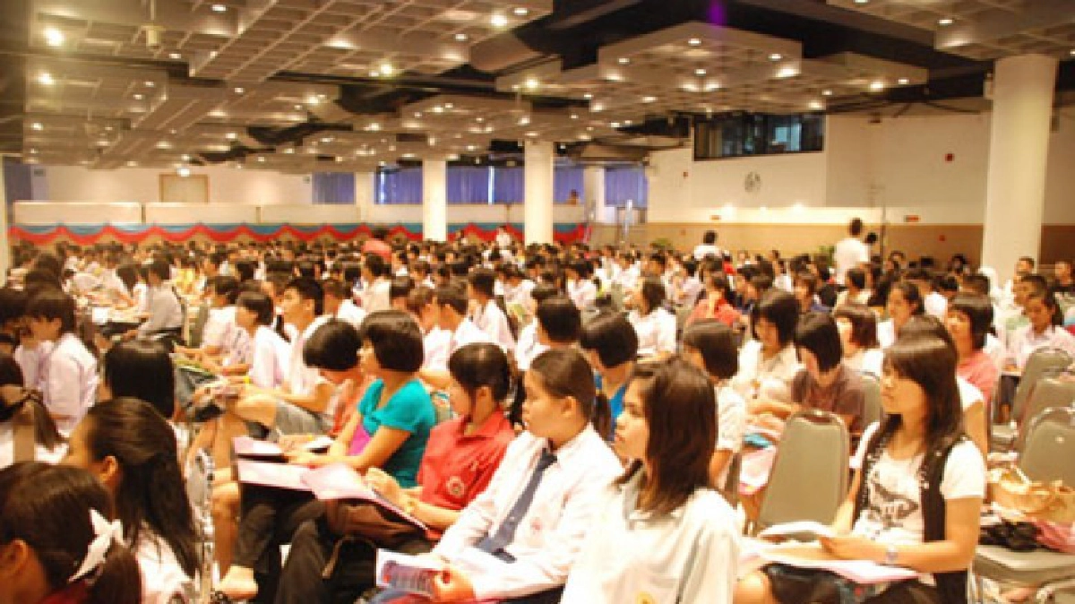 นร.กว่า 6 หมื่น ติวเข้มที่มก.บางเขน 2-7ต.ค.แนะเลี่ยงจราจร นร.กว่า 6 หมื่น ติวเข้มที่มก.บางเขน 2-7ต.ค.แนะเลี่ยงจราจร