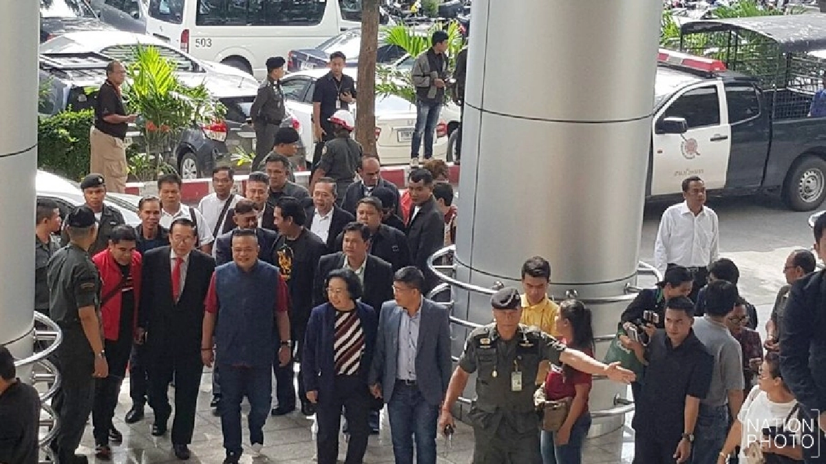 ศาลนัดฟังคำสั่ง อัยการร้องถอนประกัน 5แกนนำนปช. 