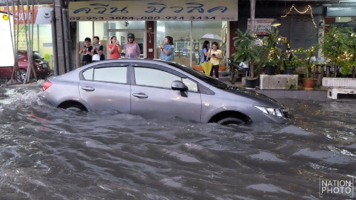 'ศานิตย์'เรียก5สน. ถกแก้ปัญหาฝนตกรถติด 'ศานิตย์'เรียก5สน. ถกแก้ปัญหาฝนตกรถติด