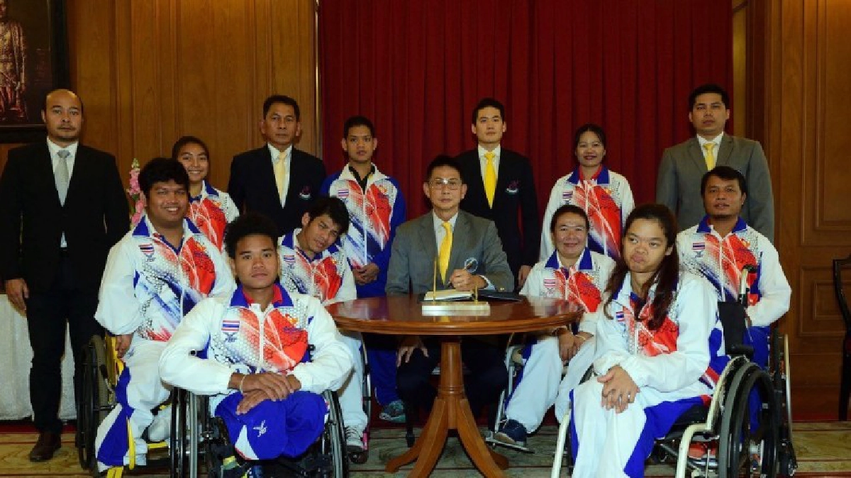 "จุตินันท์" นำทัพพาราลิมปิกไทย ลงนามถวายพระพรในหลวง "จุตินันท์" นำทัพพาราลิมปิกไทย ลงนามถวายพระพรในหลวง