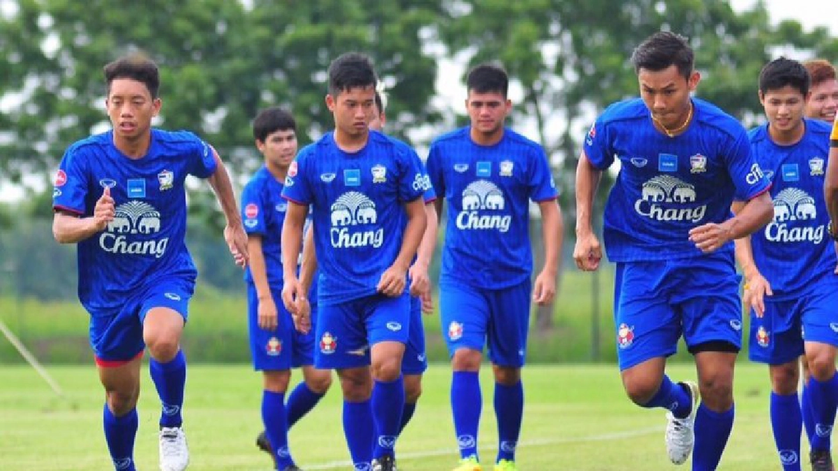 “ส.บอล” หั่น‘เอิร์น-เจมส์-เอ็ม’หลุดโผไปกาตาร์ “ส.บอล” หั่น‘เอิร์น-เจมส์-เอ็ม’หลุดโผไปกาตาร์