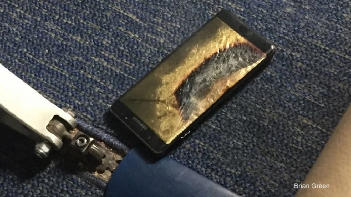 อพยพวุ่น! ซัมซุง กาแล็กซี่ โน้ต 7 ล็อตใหม่-ไหม้บนเครื่องบิน อพยพวุ่น! ซัมซุง กาแล็กซี่ โน้ต 7 ล็อตใหม่-ไหม้บนเครื่องบิน