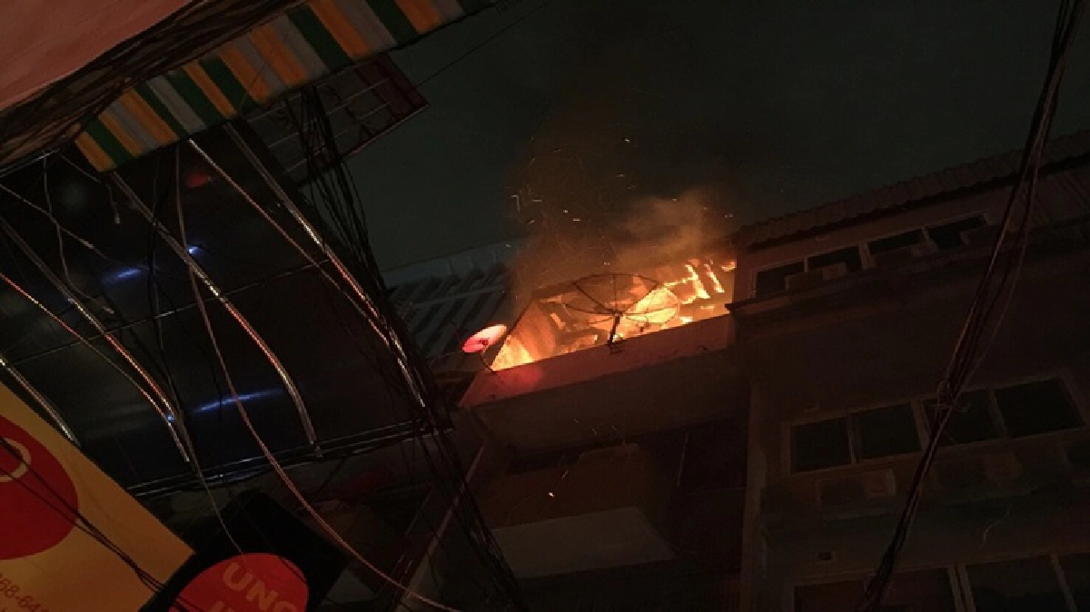 ไฟไหม้โกดังเก็บผ้าส่งออก ย่านสุขุมวิทซ.3